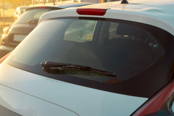 Os limpadores traseiros do carro branco — Fotografia de Stock