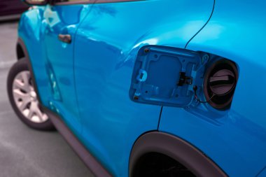 mavi araba gaz tankı açılış ile