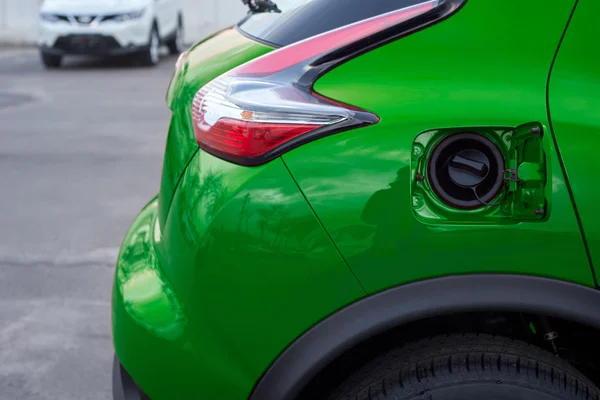 Tanque ao ar livre carro verde — Fotografia de Stock