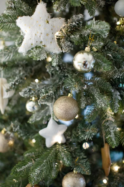 Albero Natale Rustico Con Decorazioni Fatte Mano Accogliente Interno Leggero — Foto Stock