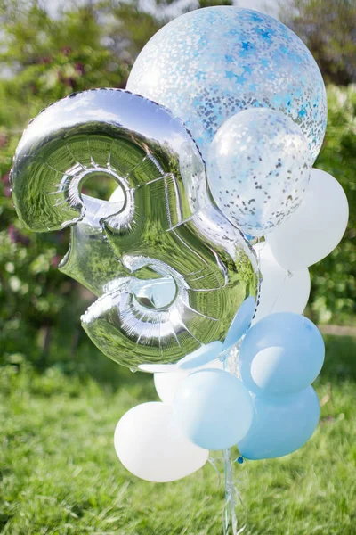 Urodzinowe Białe Srebrno Niebieskie Balony Konfetti Balonem Numer Trzy — Zdjęcie stockowe