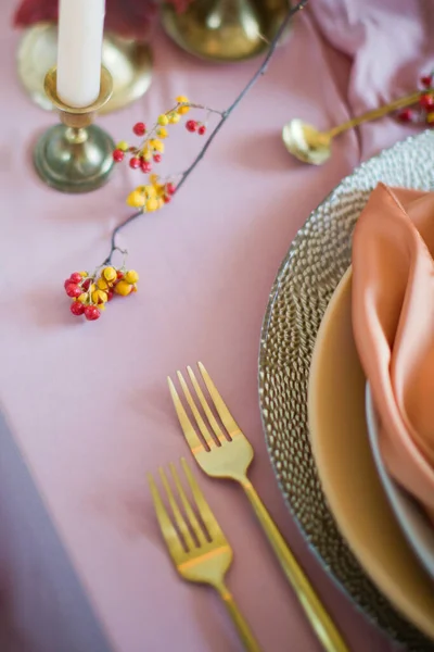 Beautiful Table Setting Autumn Flowers Orange Pink Napkins Burning Candles — Stock Photo, Image