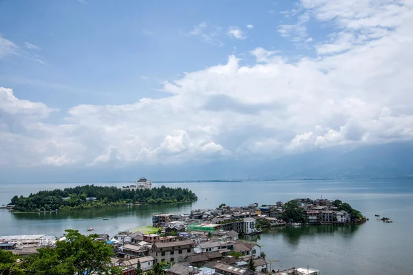 Lago Erhai en la península de Dalí Shuanglang — Foto de Stock