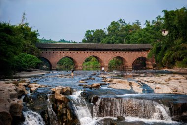Huaying Nehri eski köprü köprü---yıldız