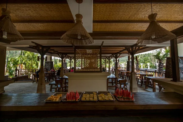 Hainan Tunchang giorno Lago Penisola club al bar — Foto Stock