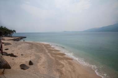 Sınır Island Lingshui altın Beach
