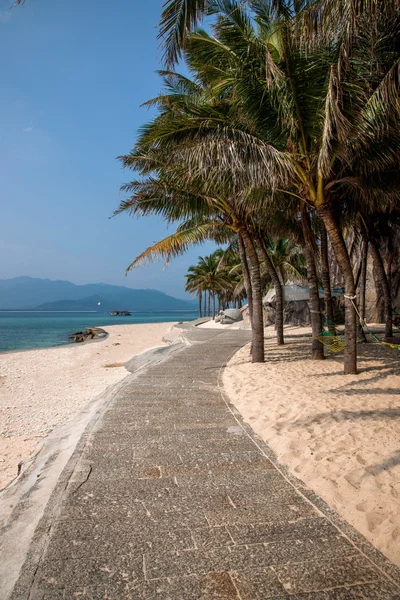 Hranici ostrov destinaci Lingshui kokos stezka — Stock fotografie