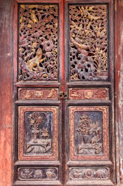 Yunnan Honghe ili Jianshui Tapınağı büyük salon kapı kanat oyulmuş