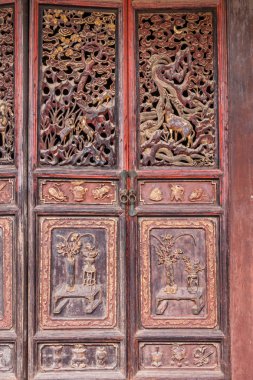 Yunnan Honghe ili Jianshui Tapınağı büyük salon kapı kanat oyulmuş