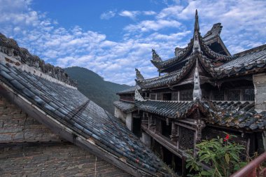 Guizhou Anshun Tiantai dağ Wulong Manastırı