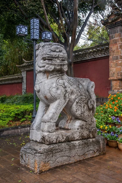 Юньнань Honghe Префектура Jianshui храм Shishi — стокове фото