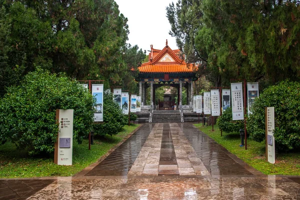 Yunnan Honghe Prefektura Jianshui Temple courtyard — Zdjęcie stockowe