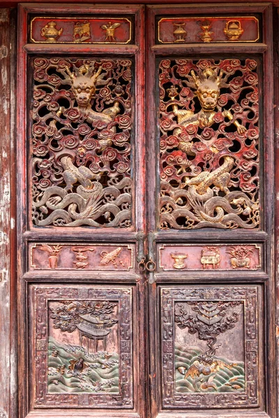 Yunnan Honghe Préfecture Jianshui Temple Grand Hall porte sculptée ceinture — Photo