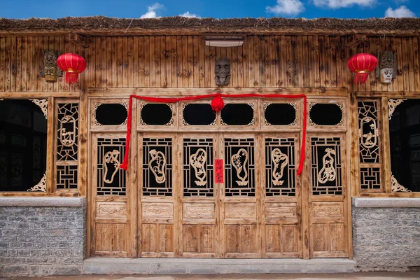 Guizhou Anshun Wulong templet av Tiantai Bergfot liten gård hus — Stockfoto