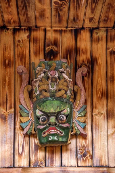 Guizhou Anshun Tiantai Mountain Wulong Temple foot of a small farm house Nuo opera masks — Stock Photo, Image