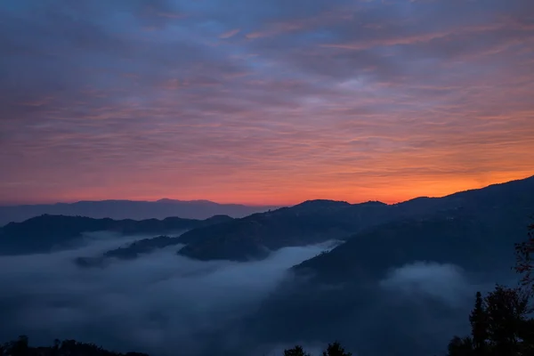 Yuanjiang, die versprechen, Dorf am Morgen Wolken brennen Terrassen Tage — Stockfoto