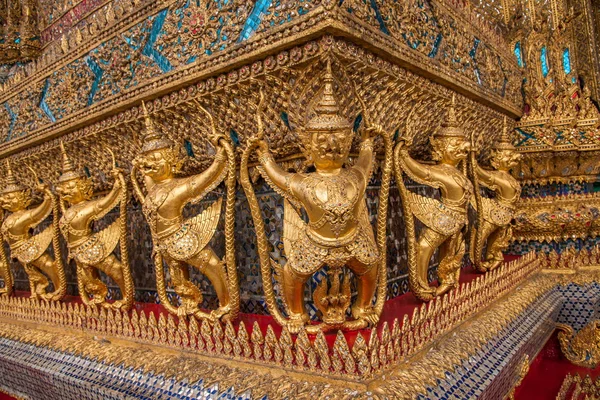 Bangkok, Tailandia Gran Palacio Wat Phra Kaew santuarios —  Fotos de Stock