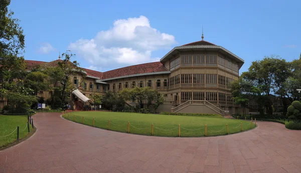 V Wong teak palác v Bangkoku, Thajsko — Stock fotografie