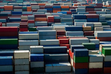 Shanghai Yangshan derin deniz ekonomik Fta konteyner terminal kapsayıcılar istifleme