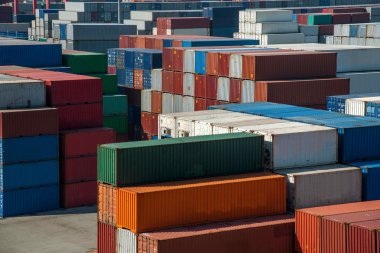 Shanghai Yangshan derin deniz ekonomik Fta konteyner terminal kapsayıcılar istifleme