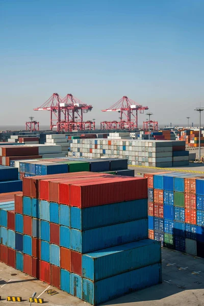 Shanghai Yangshan oceánský hospodářské Fta kontejner terminálu jeřáby jeřáb věže — Stock fotografie