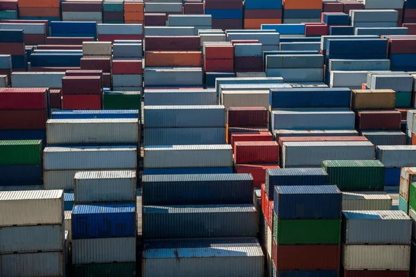 上海洋山深水堆叠货柜的经济自由贸易区集装箱码头 — 图库照片