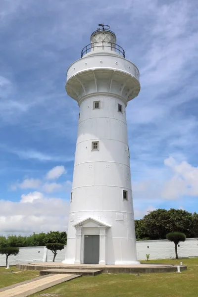 Hengchun Yarımadası, Güney Adası---Kenting Milli Park alanında 18 metre yüksekliğindeki fener ayakları üzerinde "Eluanbi" — Stok fotoğraf