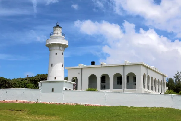 Hengchun Yarımadası, Güney Adası---Kenting Milli Park alanında 18 metre yüksekliğindeki fener ayakları üzerinde "Eluanbi" — Stok fotoğraf