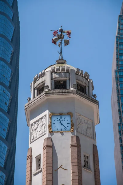 Kwan House Chongqing punto di riferimento "Liberation Monument" e il quartiere degli affari — Foto Stock