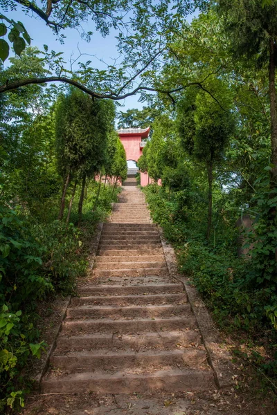 Hechuan drak hraje sedm krok schodiště horské — Stock fotografie