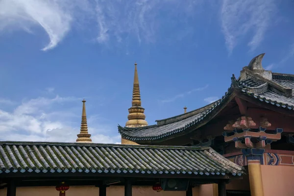 Gebouw van de westelijk-stijl Yunnan Dali Dragon stad — Stockfoto