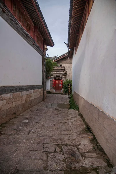 Az ősi város Lijiang sikátor — Stock Fotó