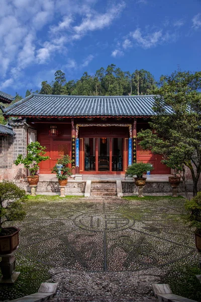 Lijiang, Yunnan Wood House cortile — Foto Stock