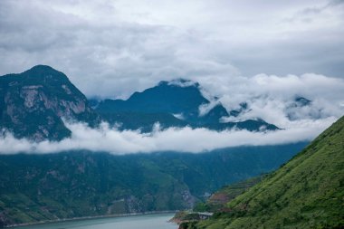 G5 Sichuan Eyaleti Jing Kun otoyol servis alanı asbest tarafı sahne