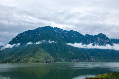 G5 Sichuan Eyaleti Jing Kun otoyol servis alanı asbest tarafı sahne
