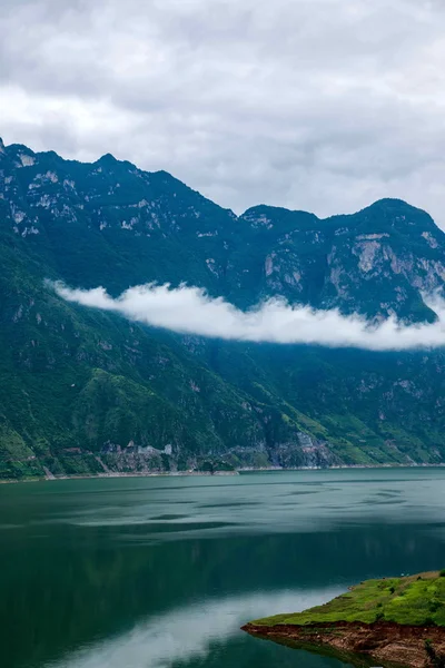 Oblast služeb dálnici G5 Sichuan provincie Jing Kun azbestu straně scenérie — Stock fotografie