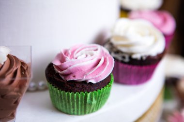 kek ve şeker bir tablo