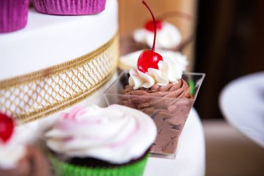 kek ve şeker bir tablo