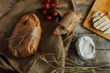 roustic tablo ekmek ile