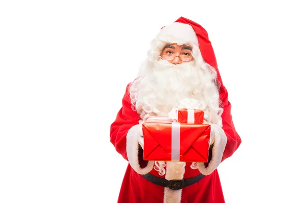 Santa Claus con regalos aislados en blanco, con espacio para copias — Foto de Stock