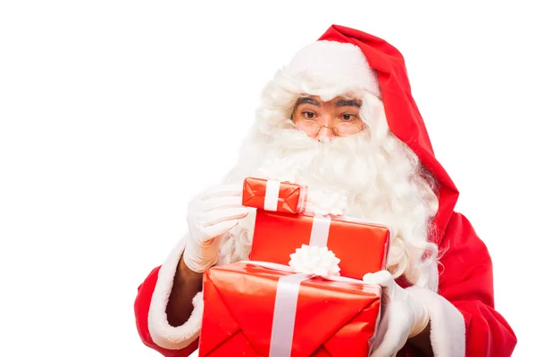 Weihnachtsmann mit Geschenken isoliert auf weiß, mit Kopierraum — Stockfoto