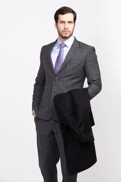 Όμορφος γραφείο επιχειρήσεων άνδρας με γενειάδα ντυμένος με κομψό κοστούμι, — Φωτογραφία Αρχείου