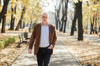 zarif yaşlı yürüme 