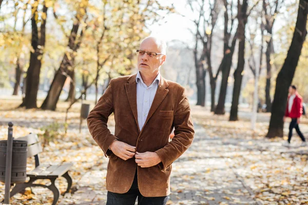 zarif yaşlı yürüme 