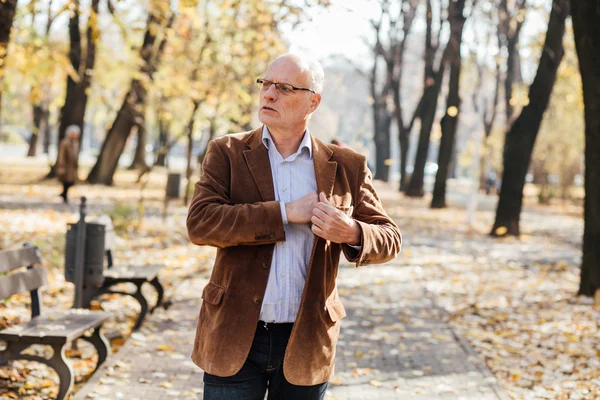 zarif yaşlı yürüme 