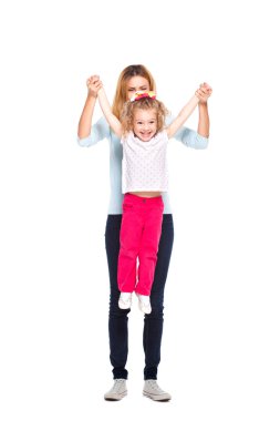 genç anne ve küçük kızı beyaz izole