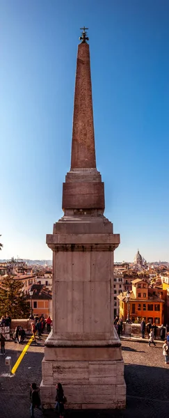 Roma Itália Dezembro 2017 Obelisco Sallustiano Localizado Escadaria Espanhola Dominando — Fotografia de Stock