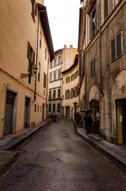 Floransa, İtalya - 28 Aralık 2017 - Floransa 'nın merkezinde yağmurlu bir gün