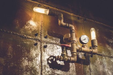 Tungsten lambaları, eski moda avizeler.