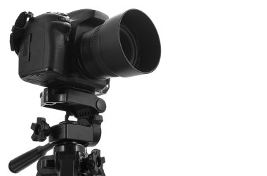 fotoğraf makinesi beyaz arka plan izole tripod üzerinde
